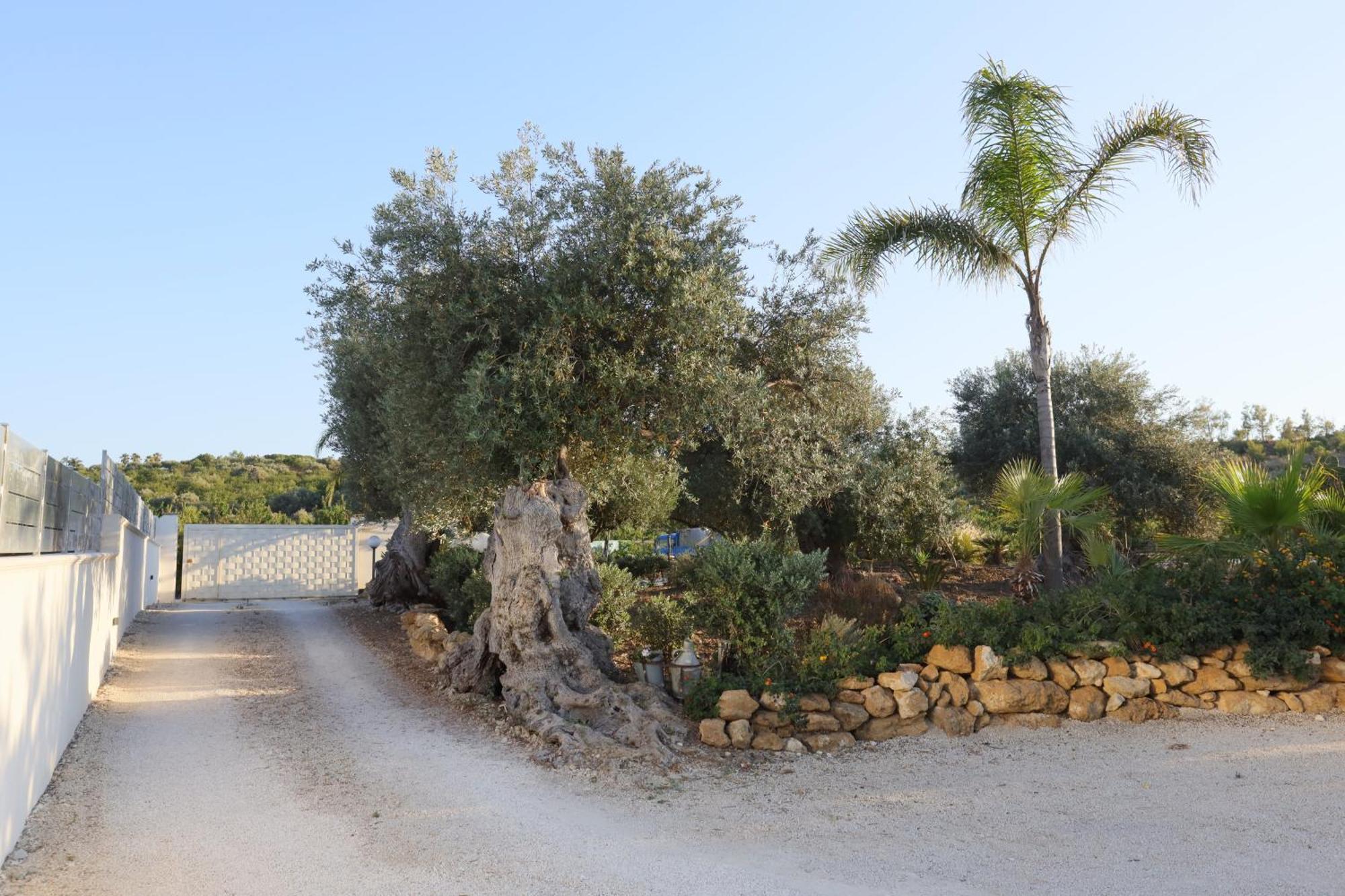 Relais Dea Degli Ulivi Hotel Agrigento Exterior photo